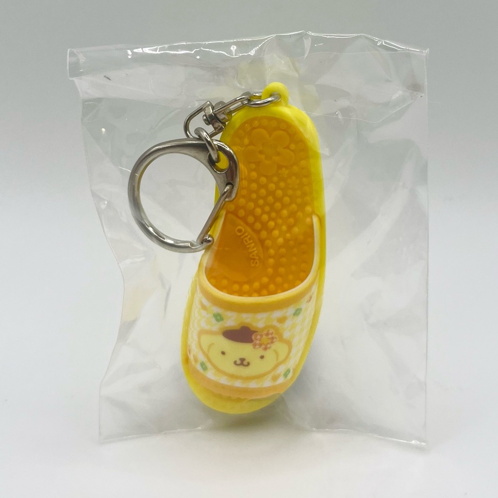 Pompomourin Yellow Sandal Keychain